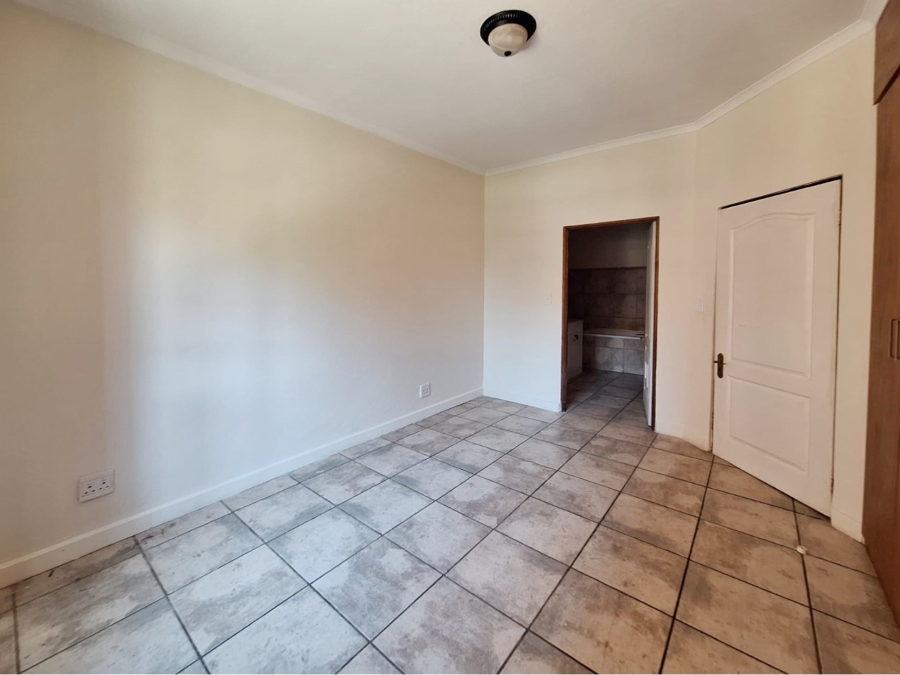 To Let 3 Bedroom Property for Rent in Meerhof North West